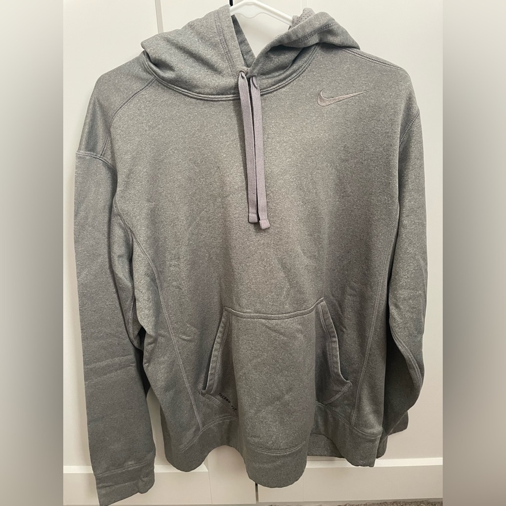 Nike men’s hoodie
Flex tech